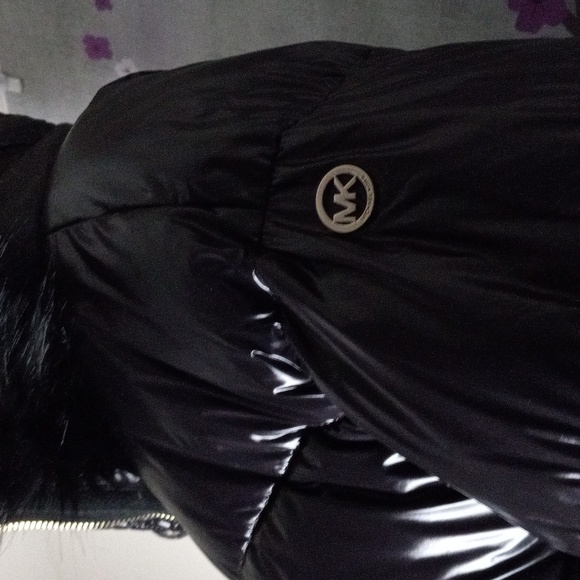 Michael Kors puff coat black with faux fur zippered hood. Med. NEW - Picture 3 of 13